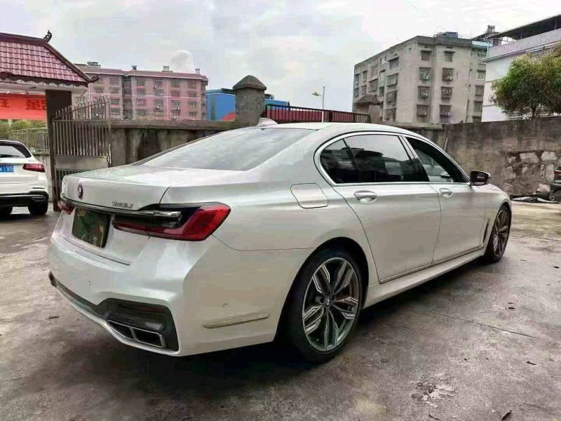 常德17年宝马7系7