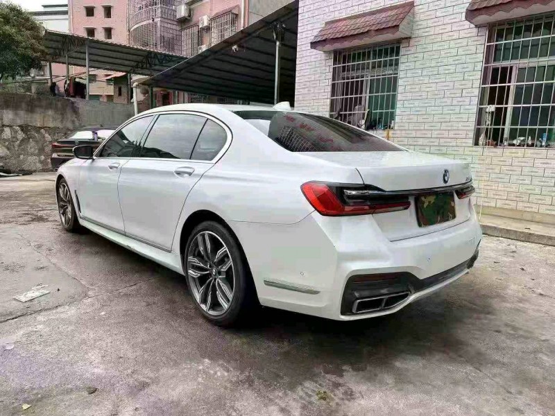 常德17年宝马7系9