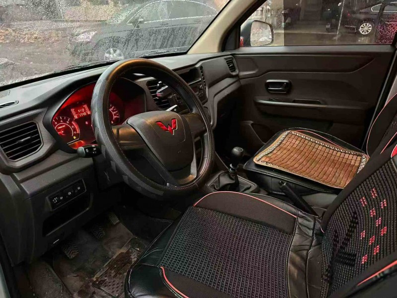 邵阳24年五菱汽车宏光4