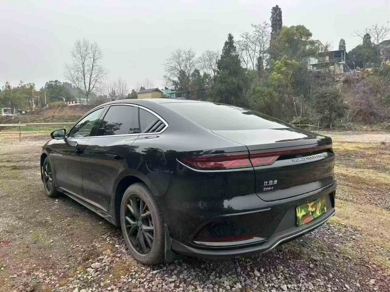 张家界24年比亚迪汉8