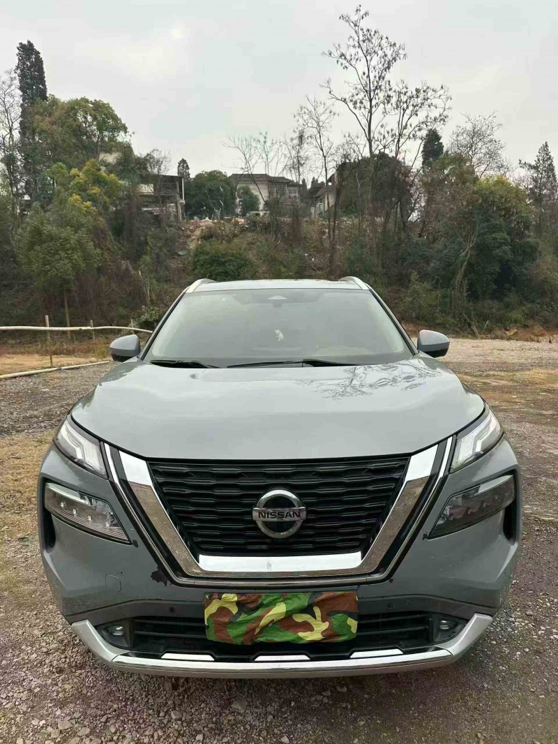 张家界21年日产奇骏1