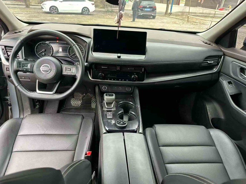 张家界21年日产奇骏4