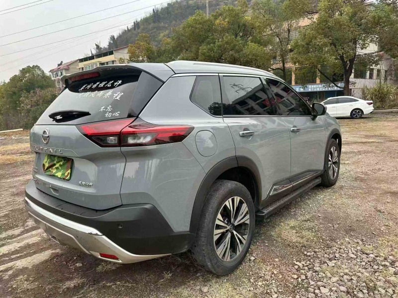 张家界21年日产奇骏7