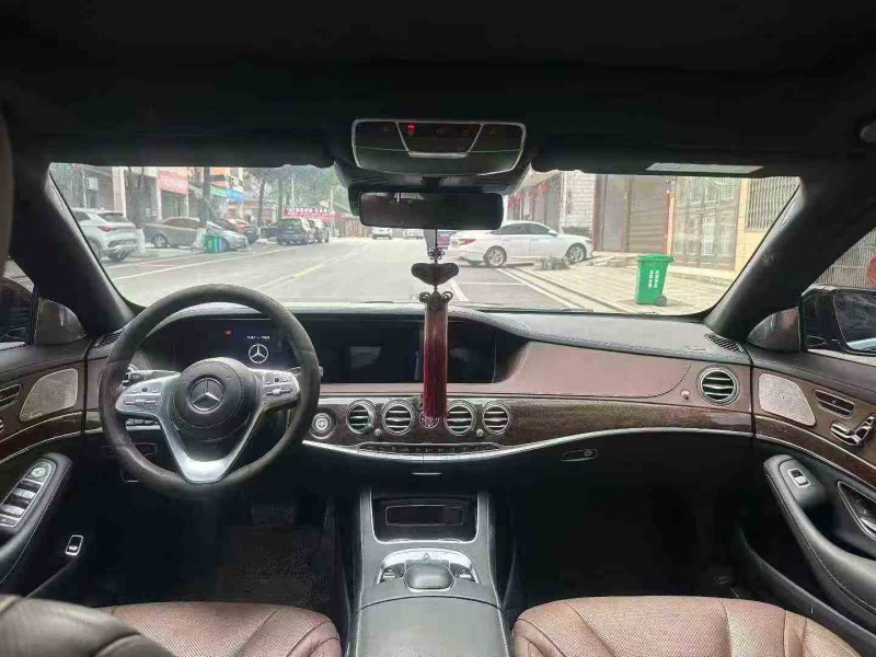 张家界20年奔驰S5