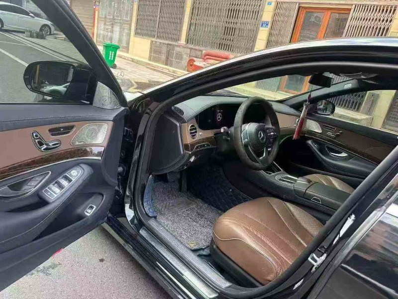 张家界20年奔驰S6