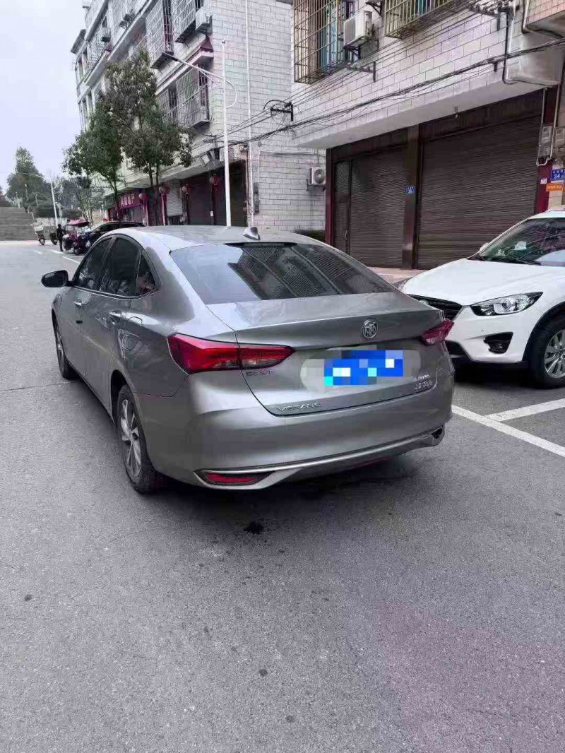 张家界24年别克威朗8