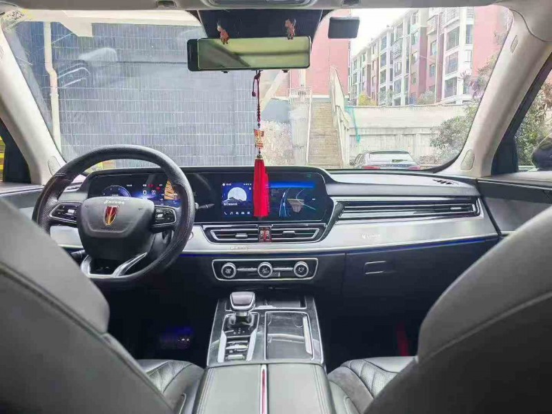 张家界23年红旗HS57