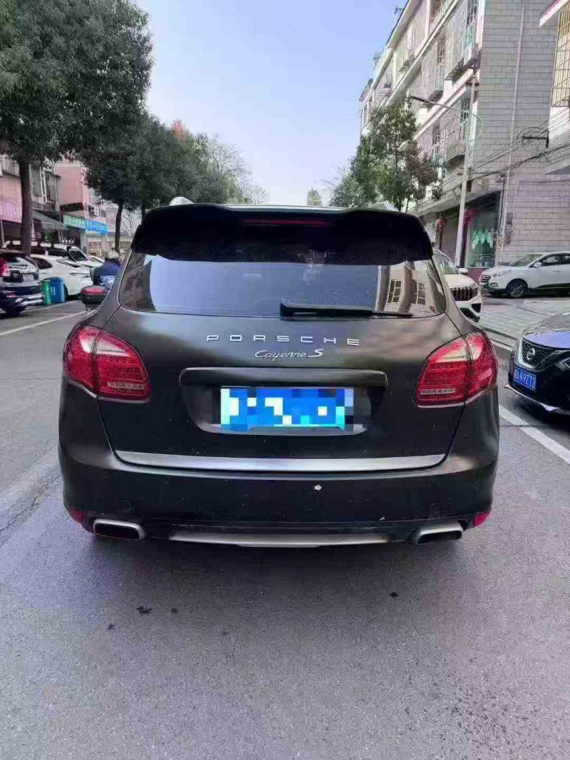 岳阳14年保时捷卡宴9