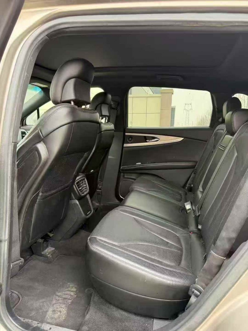 济宁16年林肯MKX4