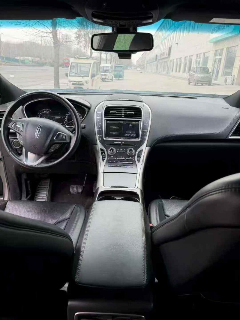 济宁16年林肯MKX5