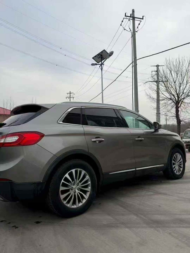 济宁16年林肯MKX6