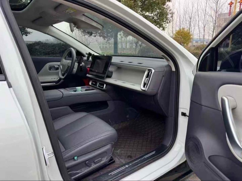 淮安25年零跑汽车C017