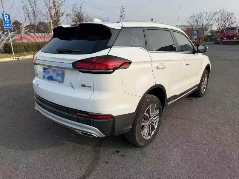 南通21年吉利博越8