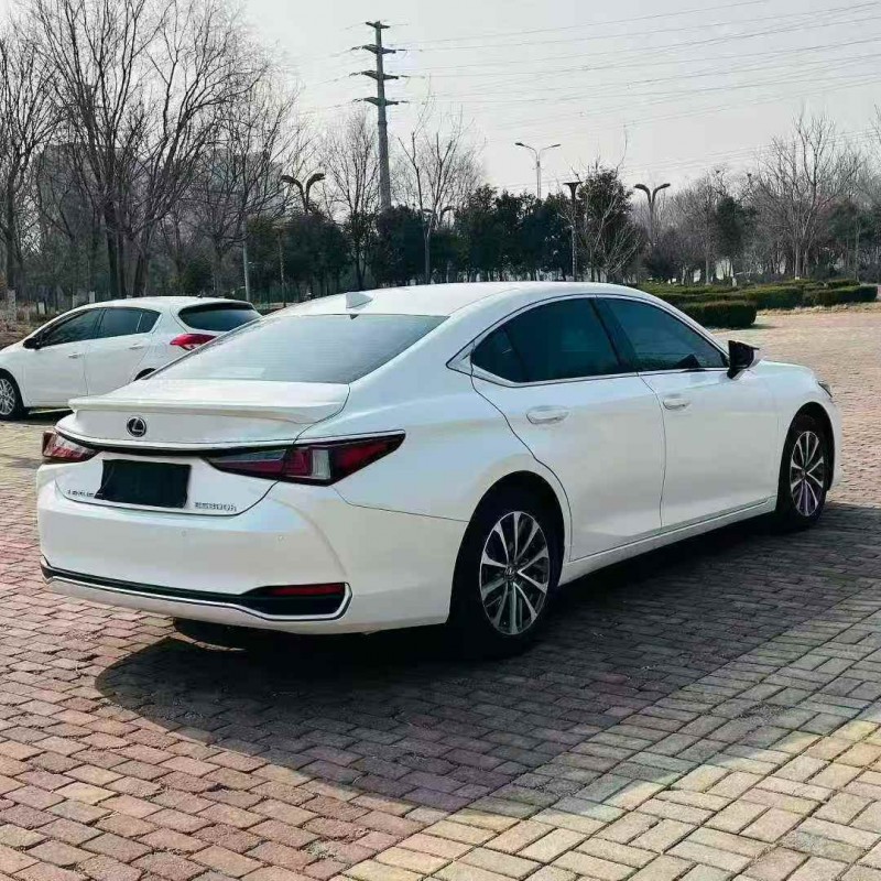济宁24年雷克萨斯ES8