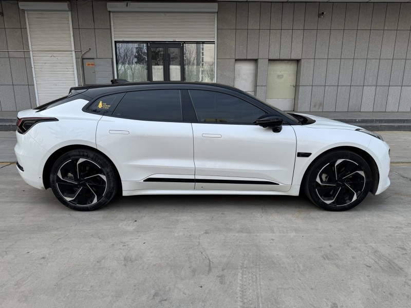 济宁23年极氪汽车0017