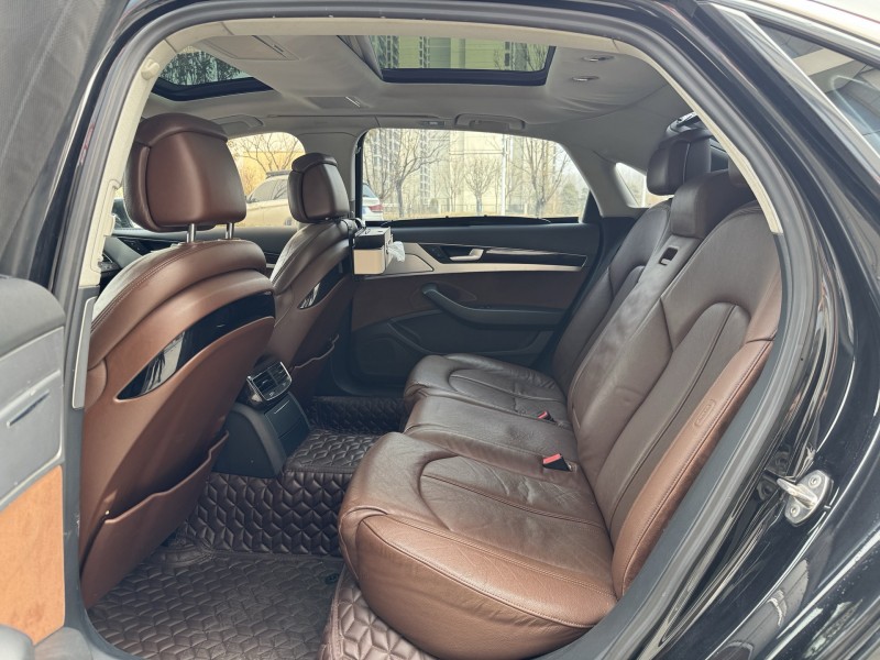 济宁15年奥迪A8L5