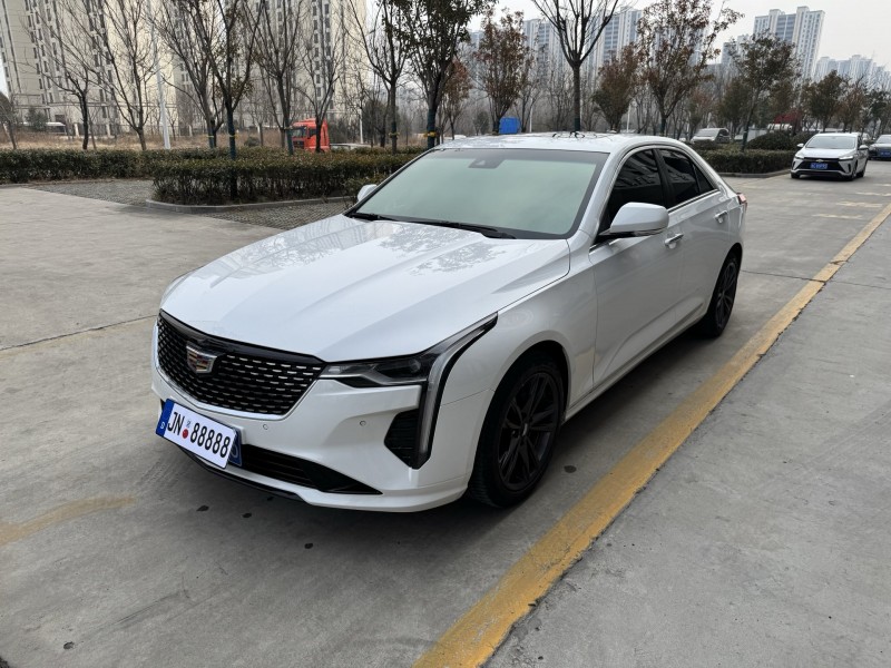 济宁21年凯迪拉克CT42