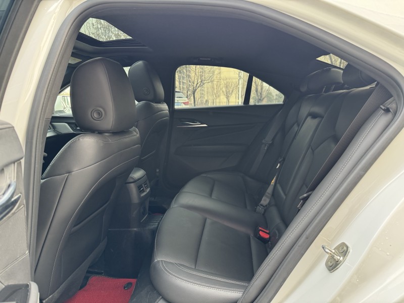 济宁21年凯迪拉克CT46