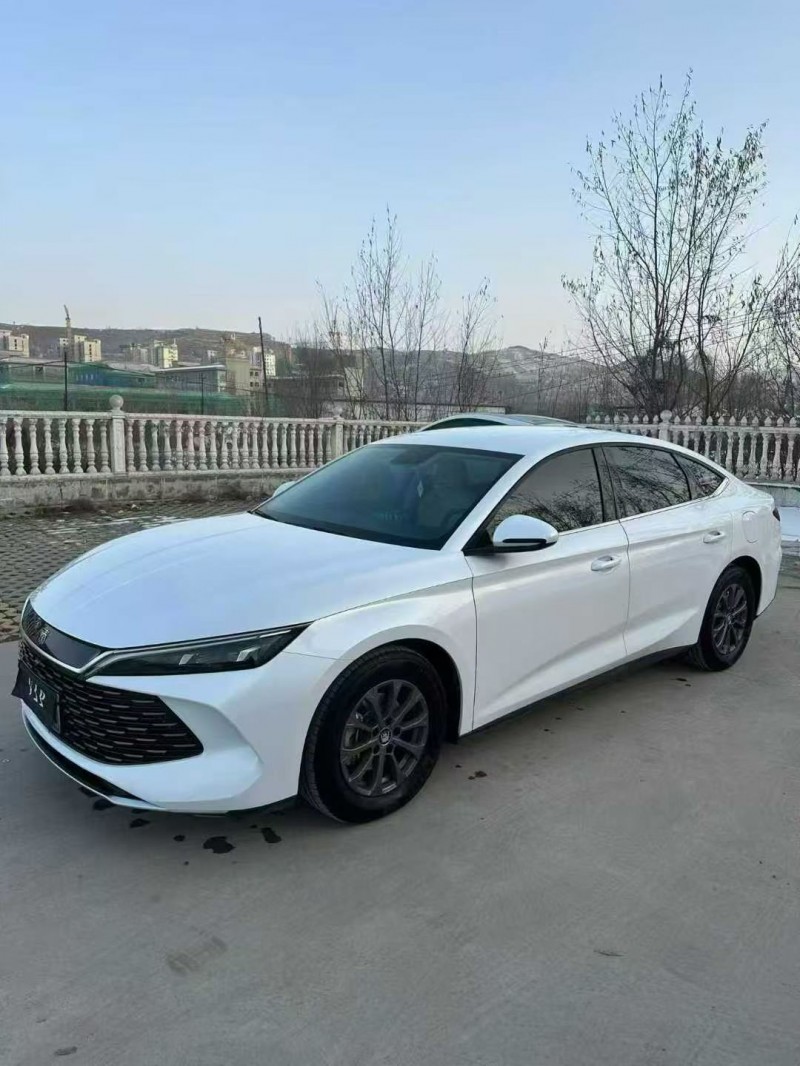 兰州25年比亚迪秦3