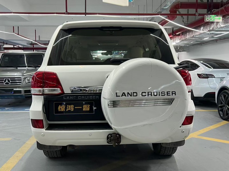 深圳10年丰田兰德酷路泽9