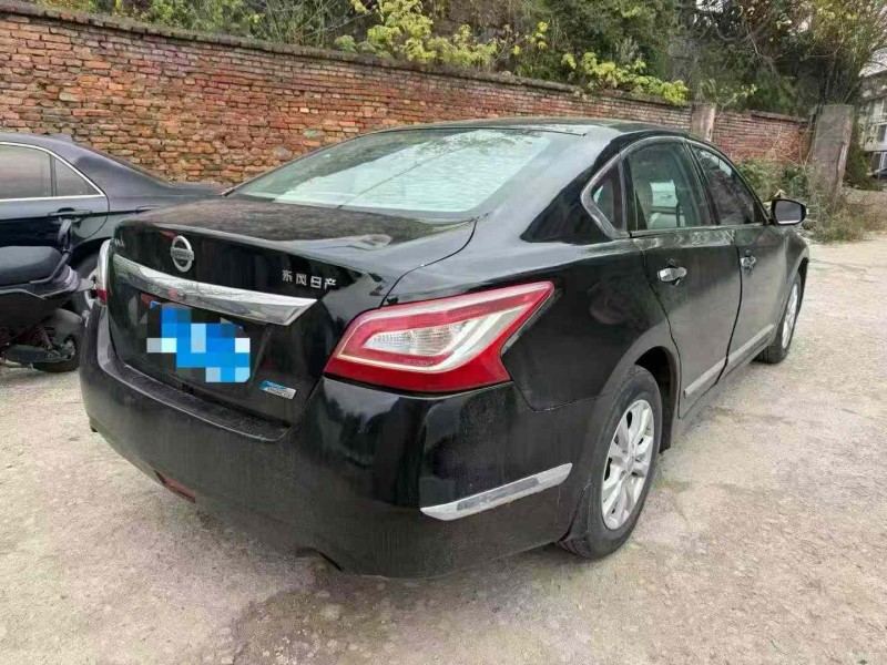 三明14年日产天籁8