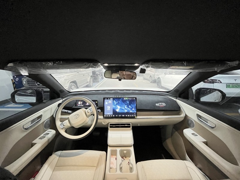 深圳25年丰田铂智5