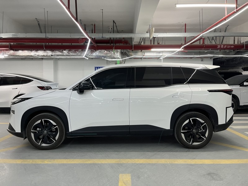 深圳25年丰田铂智7