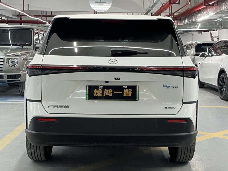 深圳25年丰田铂智9