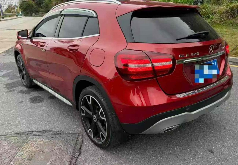 三明17年奔驰GLA7