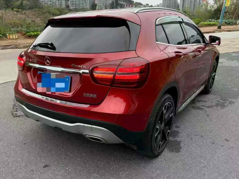 三明17年奔驰GLA8