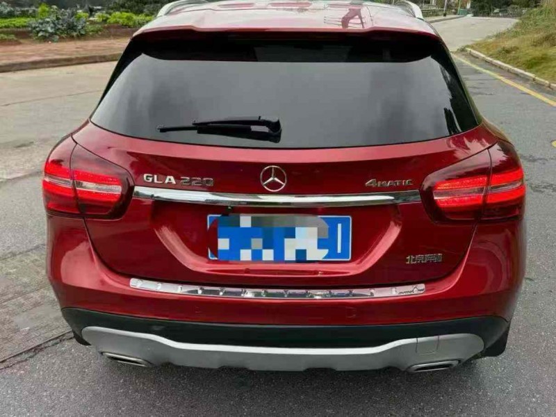 三明17年奔驰GLA9