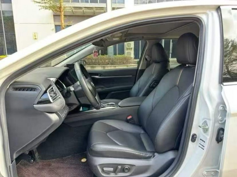 广州21年丰田凯美瑞6