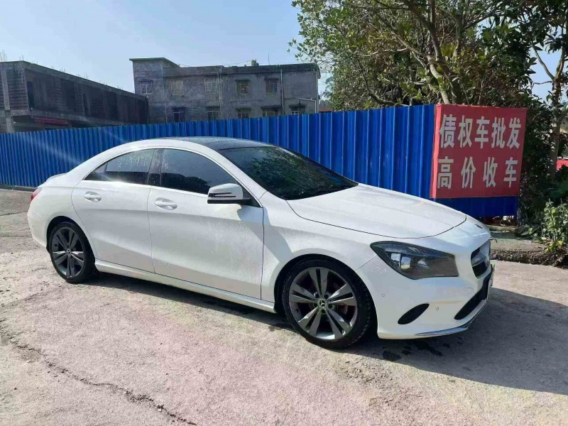 贵港19年奔驰CLA3