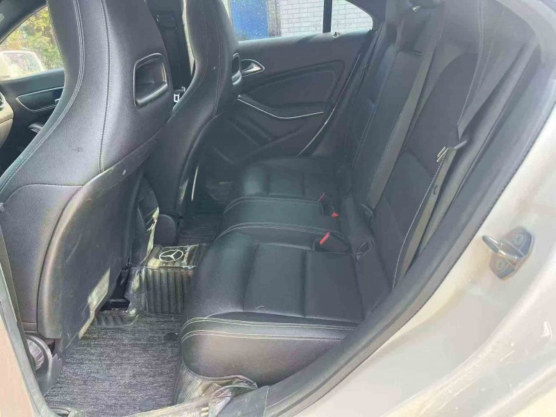 贵港19年奔驰CLA4