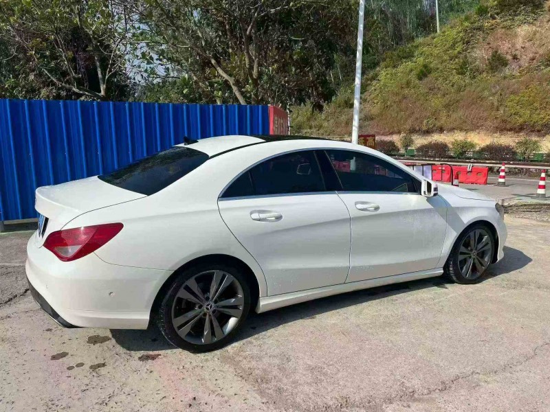 贵港19年奔驰CLA8