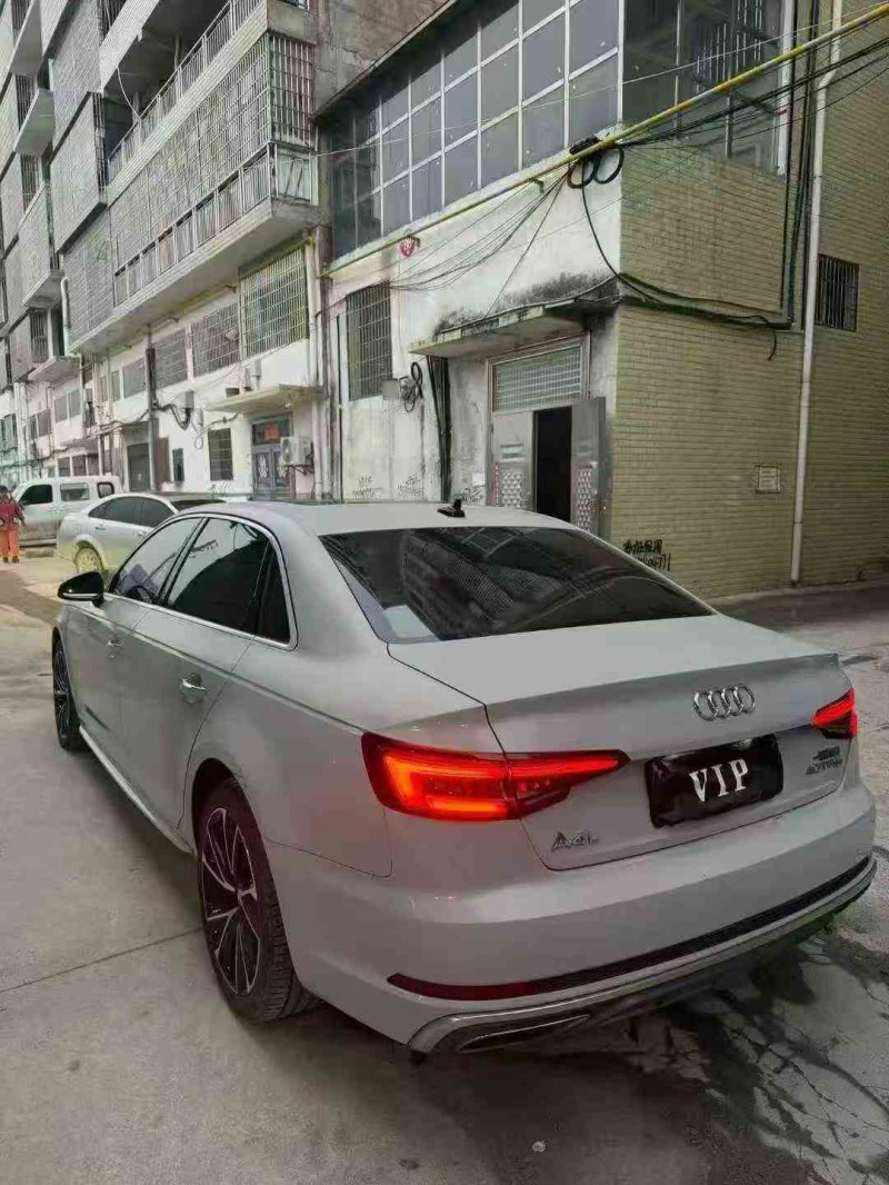 张家界19年奥迪A4L7