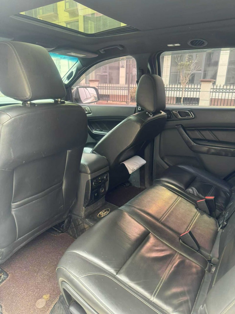 鹤壁18年福特撼路者8