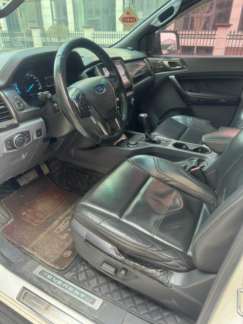 鹤壁18年福特撼路者9