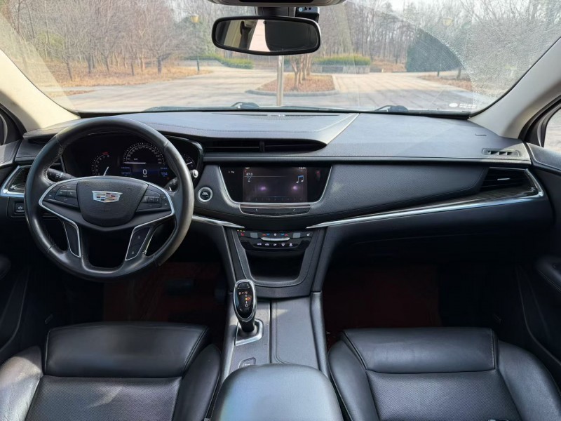 青岛16年凯迪拉克XT56