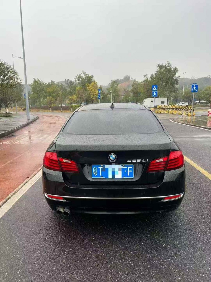 广州16年宝马5系9