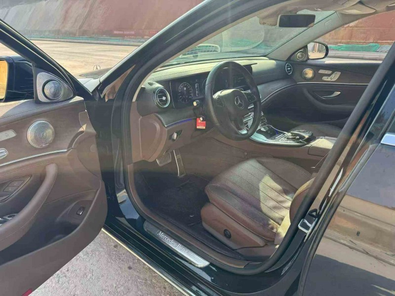 张家界17年奔驰E4