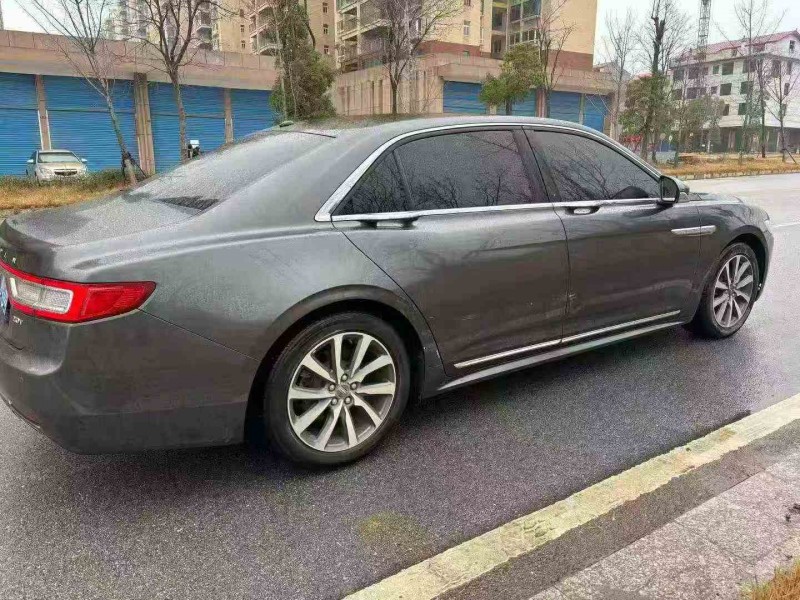 张家界18年林肯大陆7