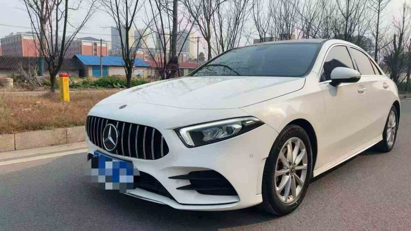 张家界21年奔驰A2