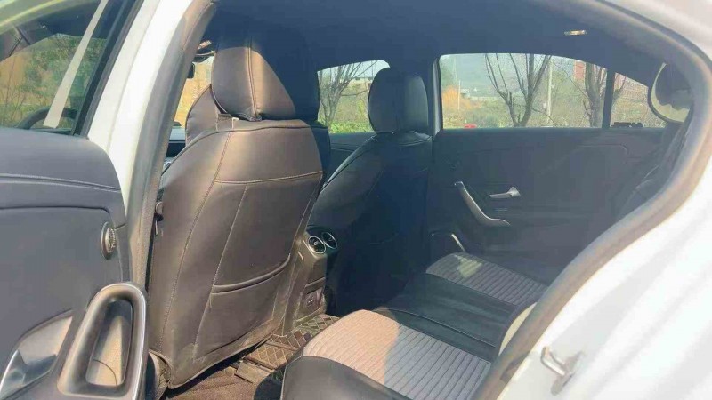 张家界21年奔驰A5