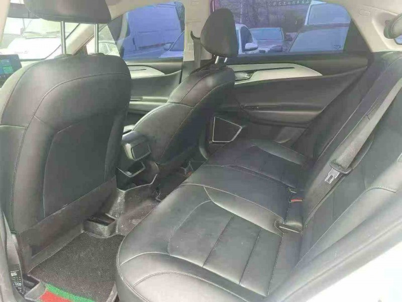 常德24年吉利几何3