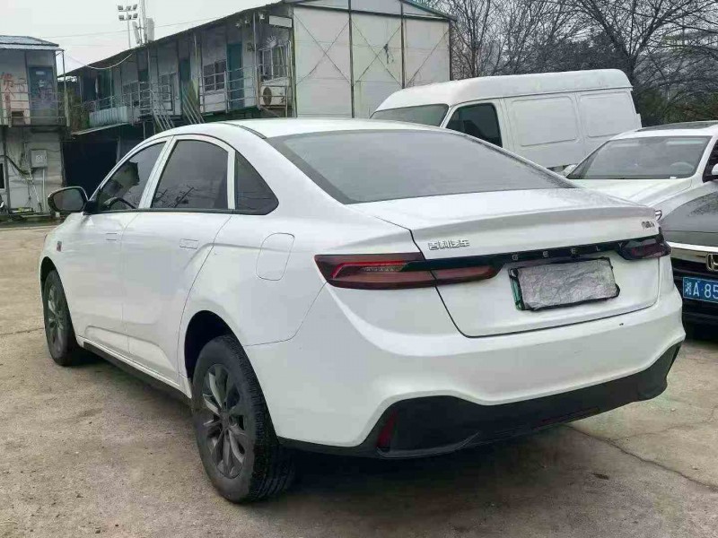 常德24年吉利几何8