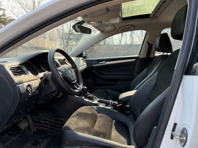 青岛19年大众速腾4