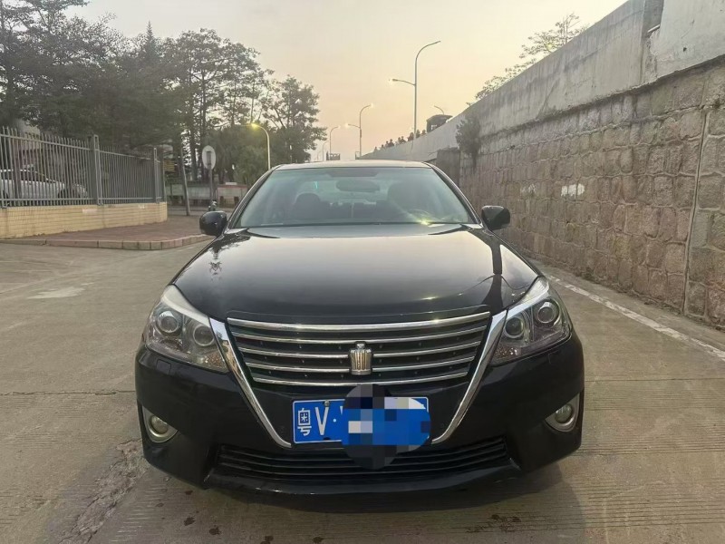 河源13年丰田皇冠1