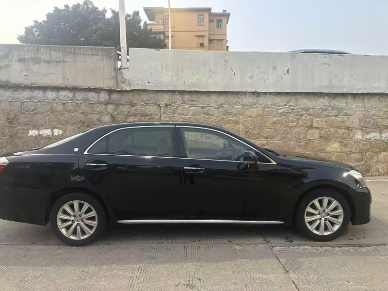 河源13年丰田皇冠3