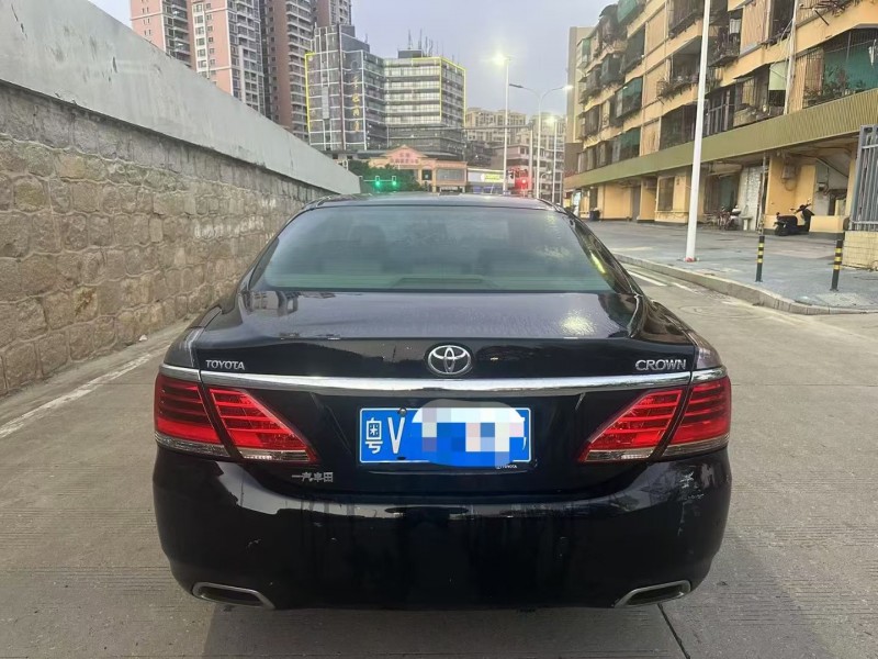 河源13年丰田皇冠4